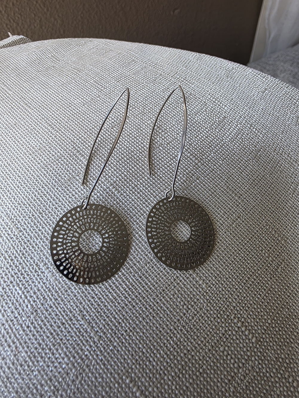 Takobia geometric dangle earrings - Picture 9 of 11